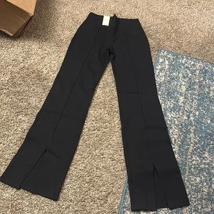 Abercrombie & Fitch (Hem Flare Pants)